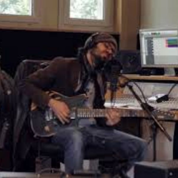 'Dope' reprise acoustique du titre de Erotic Market